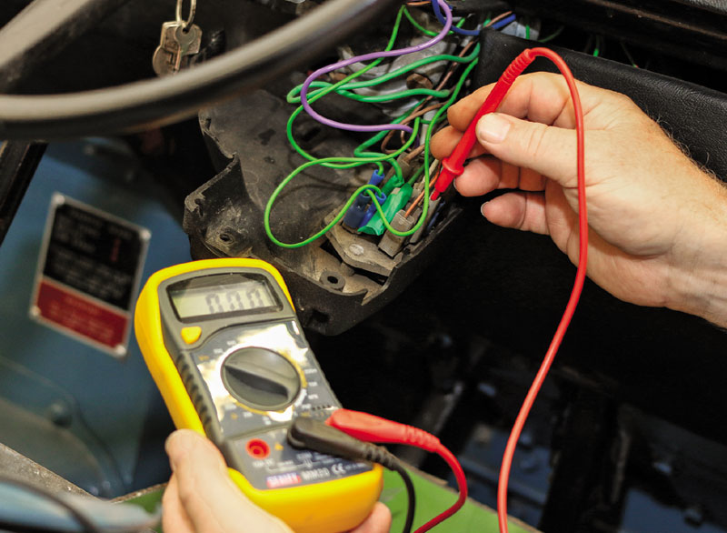 Elektroschutz: Wie die Prüfung ortsfester elektrischer Anlagen Menschenleben rettet